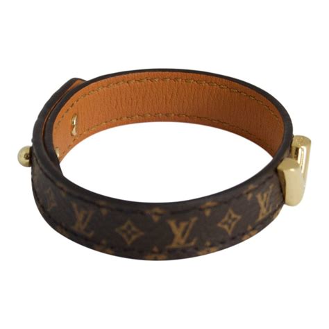 louis vuitton essential v bracelet kopen|Louis Vuitton essential v.